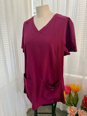 koi Short-Sleeve V-Neck Scrub Top and Pants in Wine SET Size L